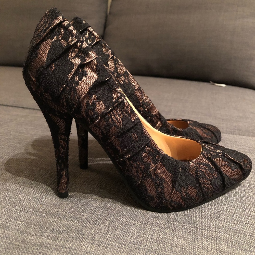 Just Fabulous pumps size 5.5 black lace over nude